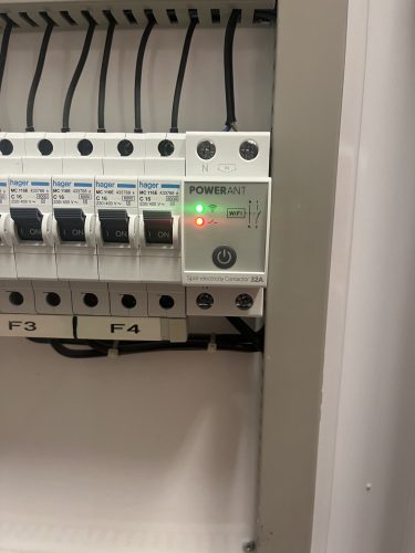 Reseña fotográfica del contactor eléctrico Spot 32A